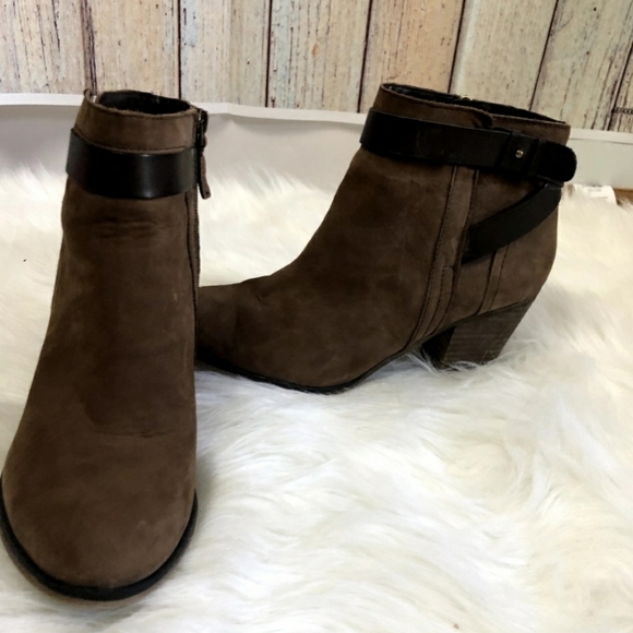 9.5 Franco Sarto Brown Booties 2.5 Heel Like New! - Picture 1 of 2
